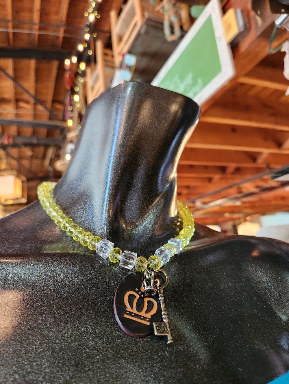 👑Yellow Crystal & Clear Beaded Necklace with Crowns and Key Pendant🗝
